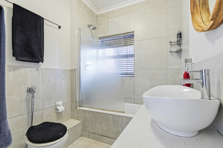 1 Bedroom Property for Sale in Wynberg Upper Western Cape